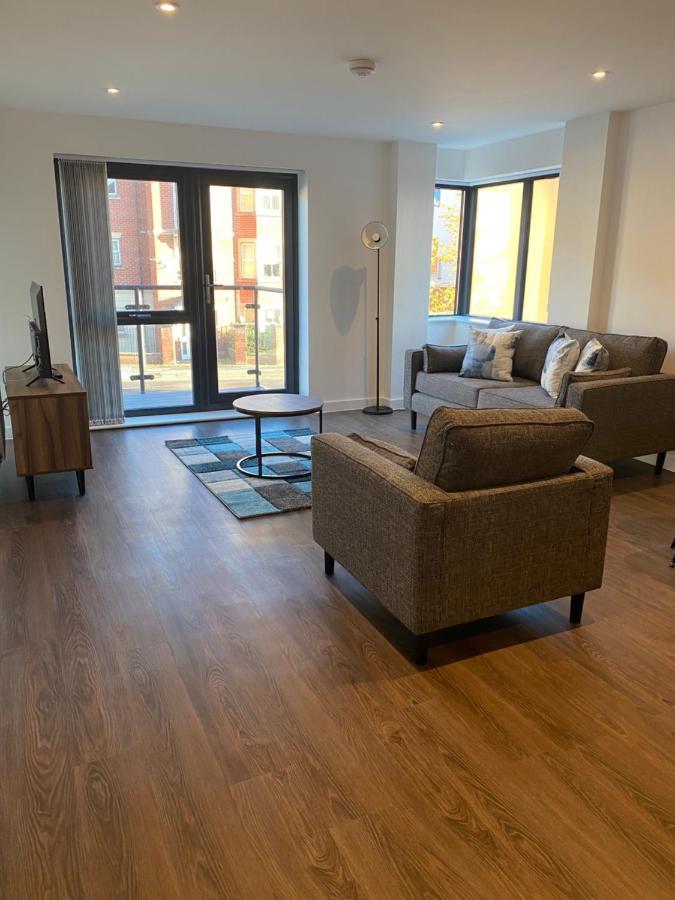Icona - Brand New City Centre Apartment Йорк Экстерьер фото